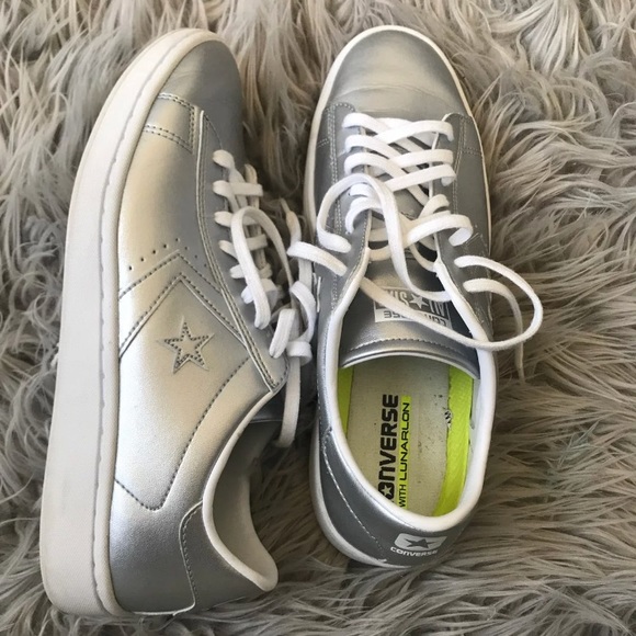 Converse - Picture 2 of 3